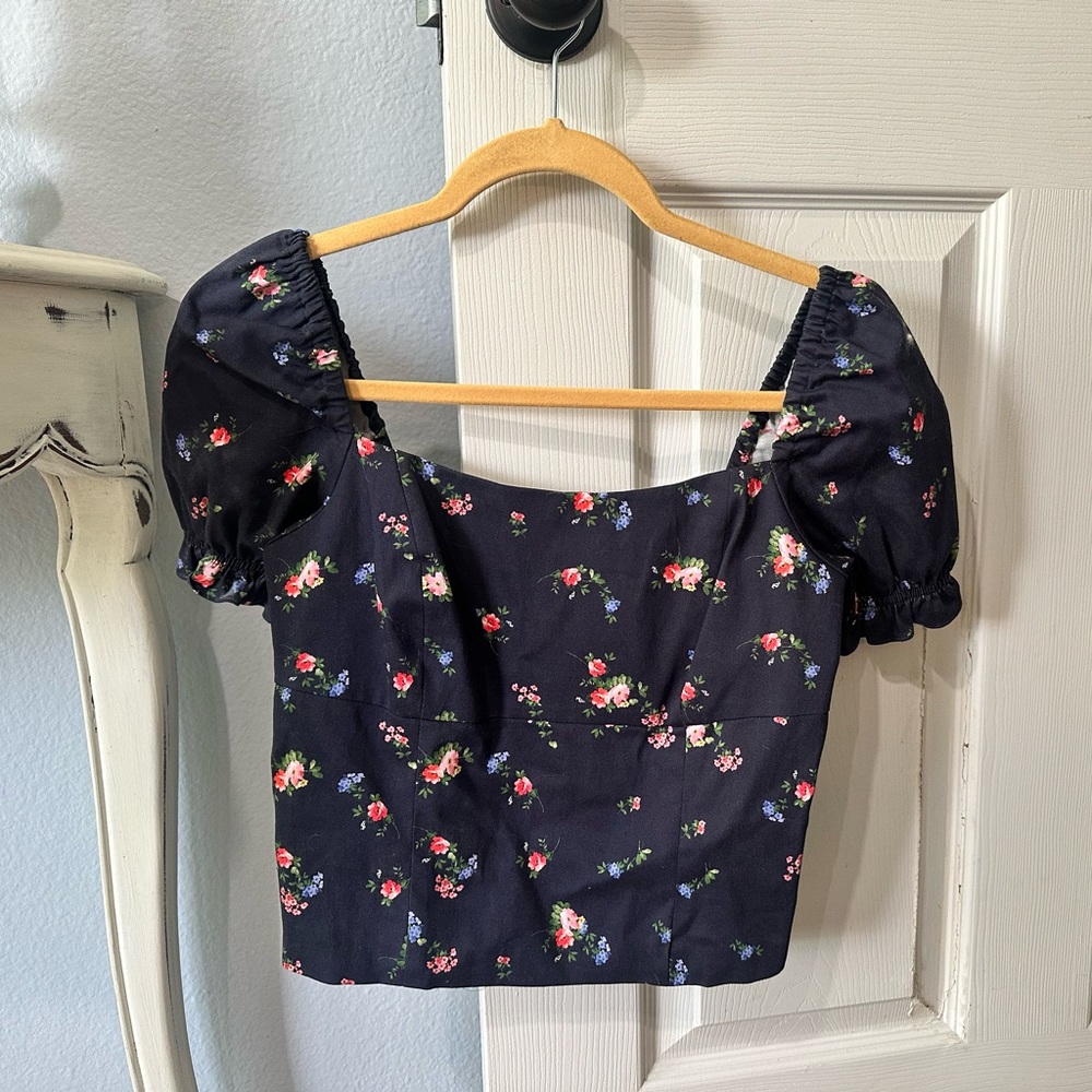Gianni Bini Navy Blue Floral Crop Top Size Small
